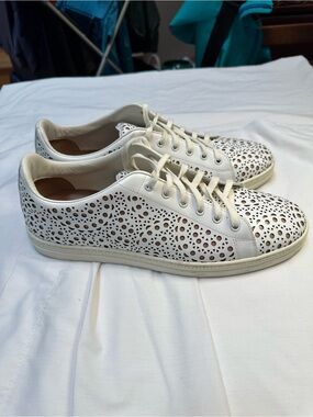 Alaia women’s size 43 white leather sneakers with box and shoe bags